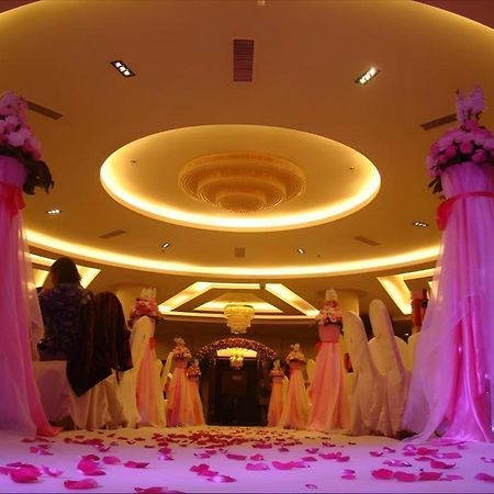 Kunming Zhong Huang Hotel Exteriör bild