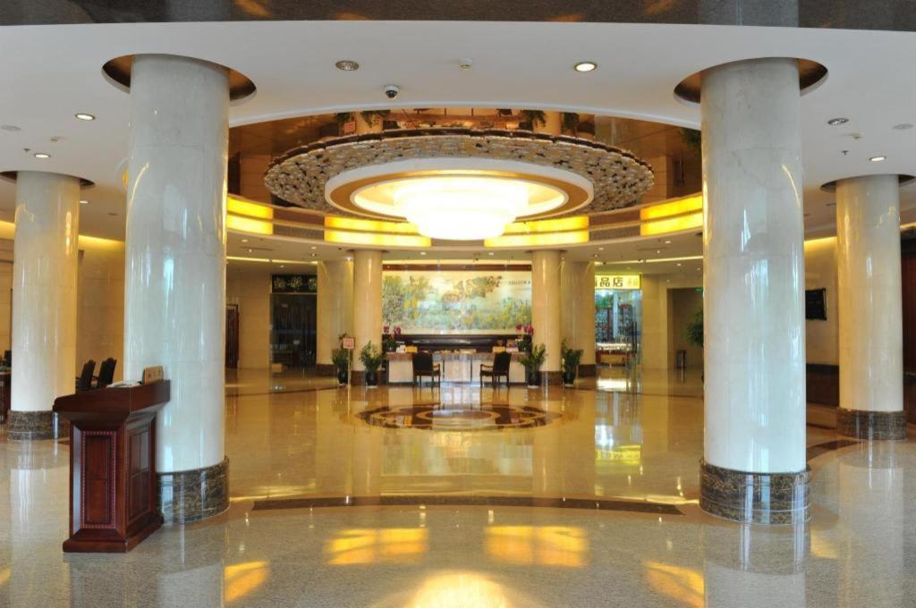 Kunming Zhong Huang Hotel Exteriör bild