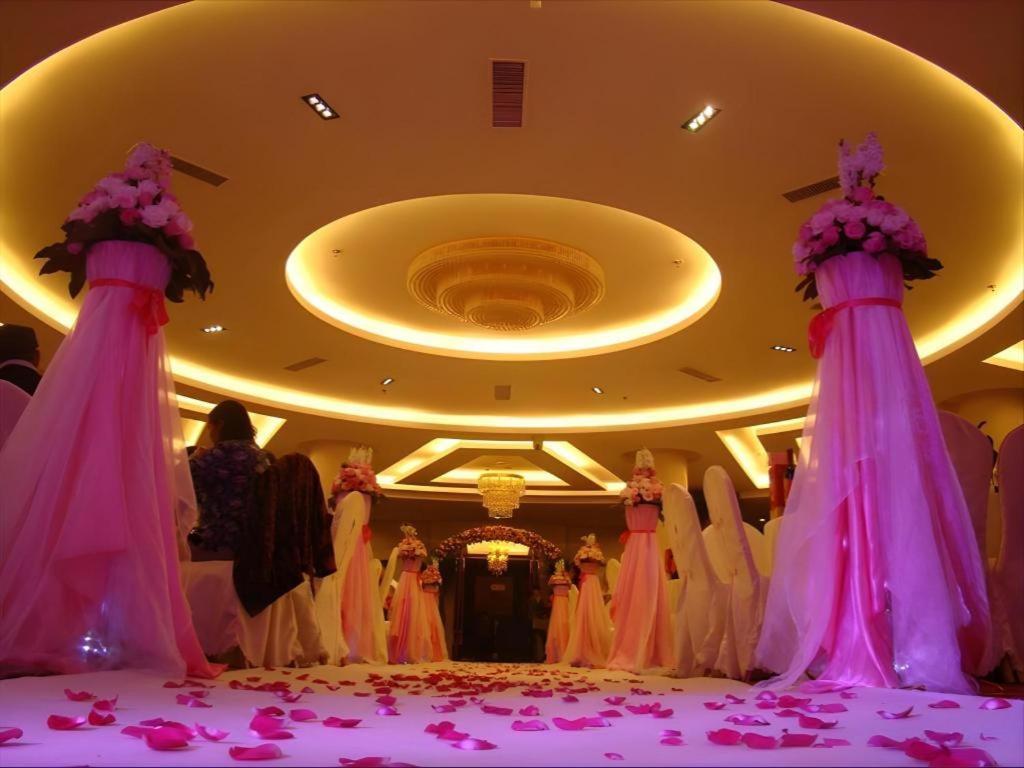 Kunming Zhong Huang Hotel Exteriör bild